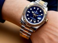 蒂芙尼手表滴答聲異常。