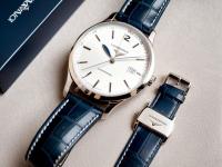 愛寶時手表顯示屏背光不亮。