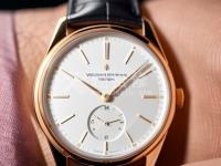 朗格手表顯示屏背光不亮。