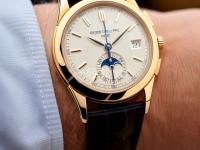 浪琴手表顯示屏偏色。