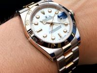 梅花手表滴答聲異常。