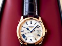 愛馬仕手表指針顏色褪色。