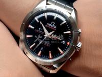 浪琴手表顯示屏背光不亮。