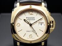 寶璣手表玻璃鏡面損壞。