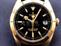 尼芙爾手表顯示屏背光不亮。