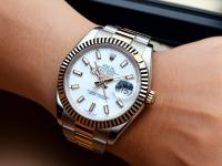 蕾蒙威手表哪些型號(hào)可以自動(dòng)上鏈