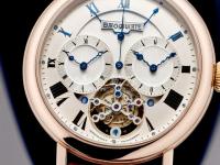 蕾蒙威手表表帶斷裂或磨損。