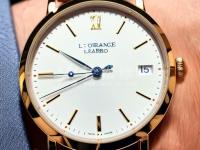 摩凡陀手表指針顏色褪色。