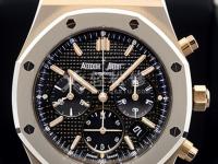 蕭邦手表顯示屏背光不亮。