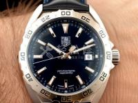 康斯登手表指針顏色褪色。