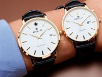 nomos手表顯示屏偏色。