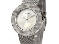 伯爵手表指針顏色褪色。