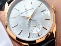 歐米茄手表顯示屏偏色。