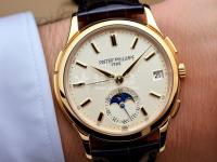 帝舵手表顯示屏背光不亮。