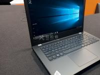 如何將榮耀筆記本電腦連接到外部顯示器？