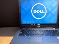 榮耀筆記本電腦的充電器出現(xiàn)故障，無法正常工作。